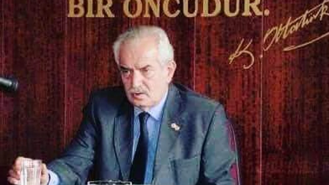 AGC, merhum onursal Başkan Çezik'i andı