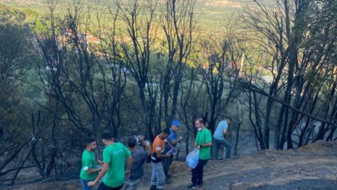 AK gençlerden alev savaşçılarına yardım