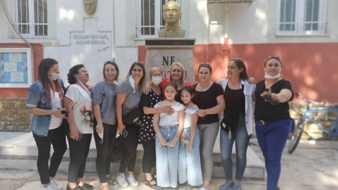 Altıntaş'a 'Bahar' geldi