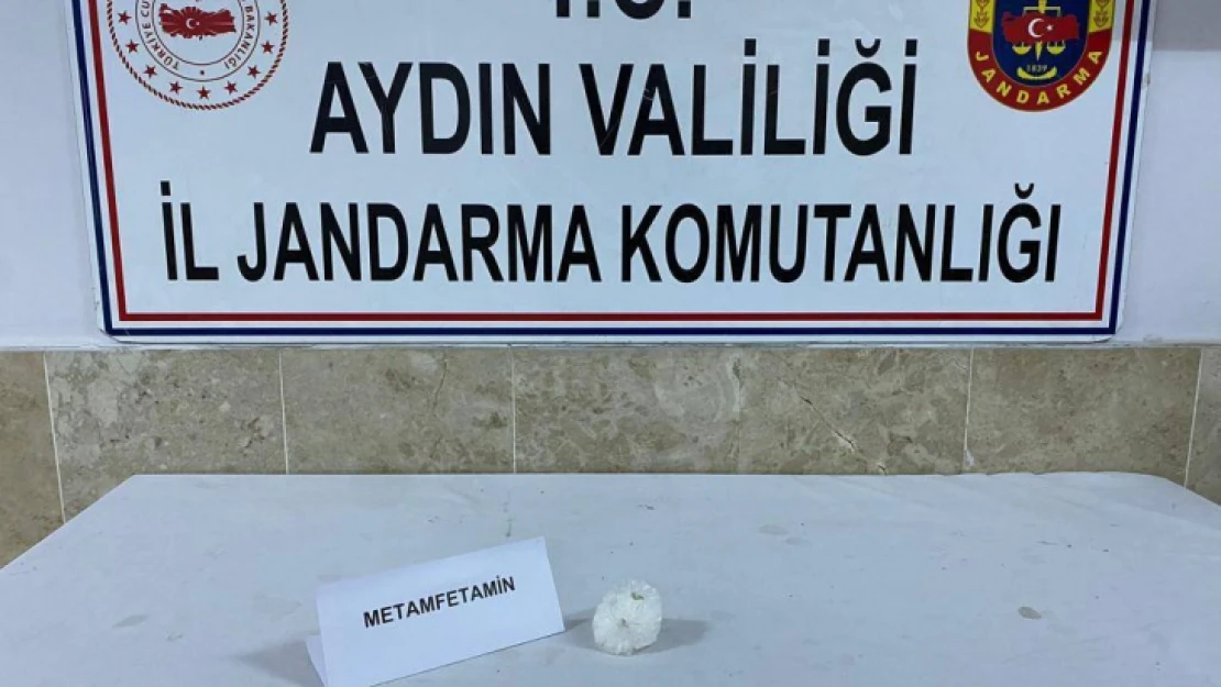 Aranan şahıs uyuşturucuyla yakalandı