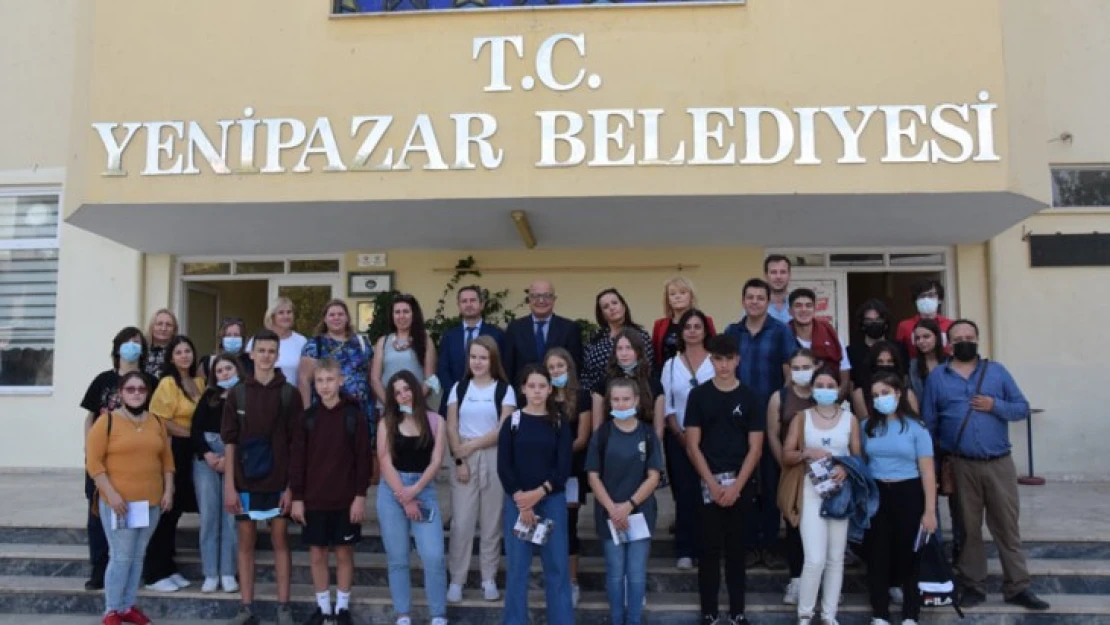 Avrupalı gençler Yenipazar'ı gezdi