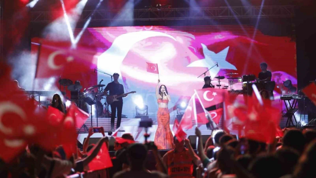 Aydın Büyükşehir Belediyesi 19 Mayıs'ı binlerce Aydınlıyla kutladı