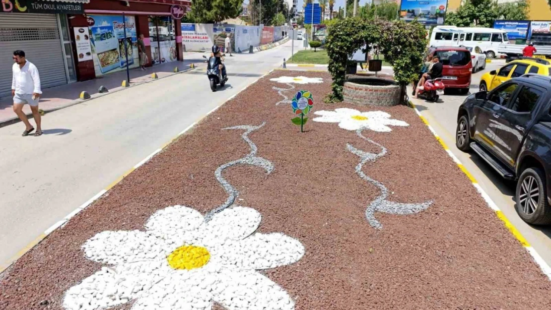 Aydın Büyükşehir Belediyesi Kuşadası'nda çalışmalarını sürdürüyor