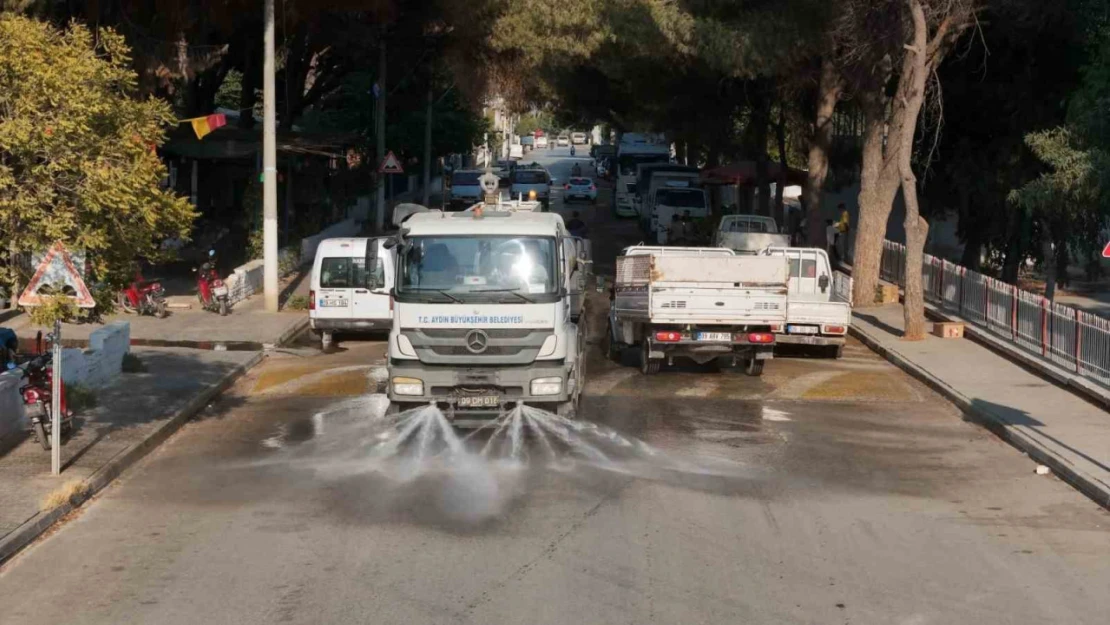 Aydın Büyükşehir Belediyesi'nden Acarlar'da temizlik seferberliği