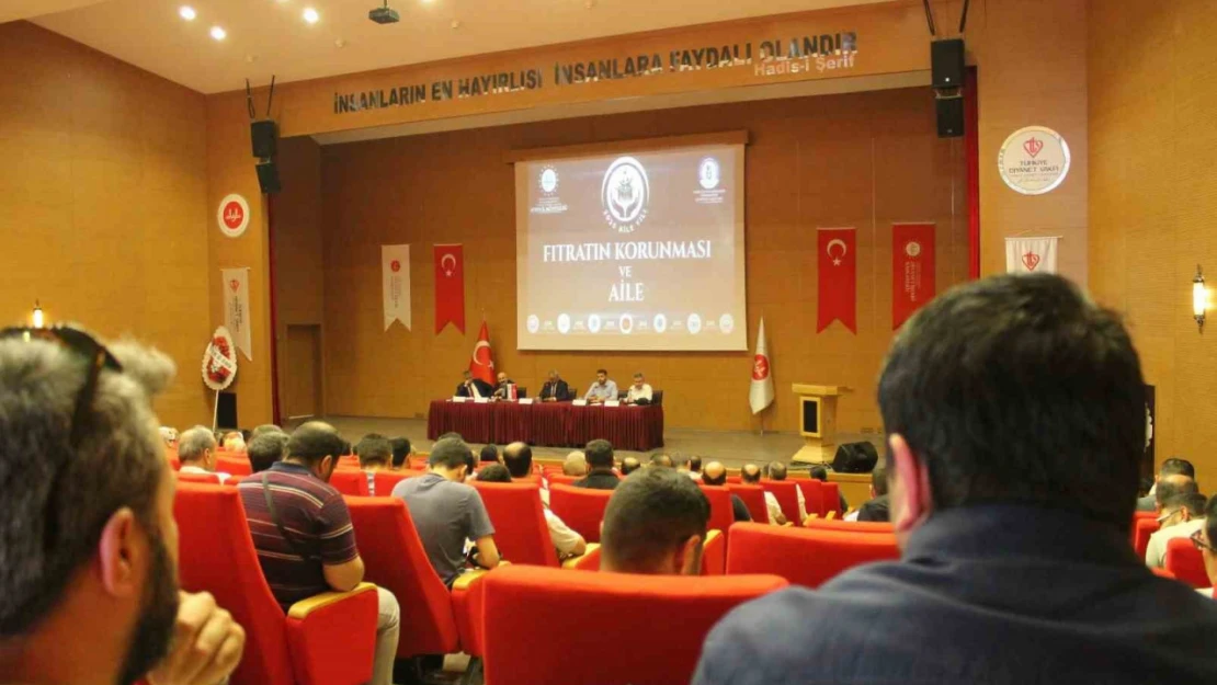 Aydın'da 'Fıtratın Korunması ve Aile' paneli gerçekleştirildi