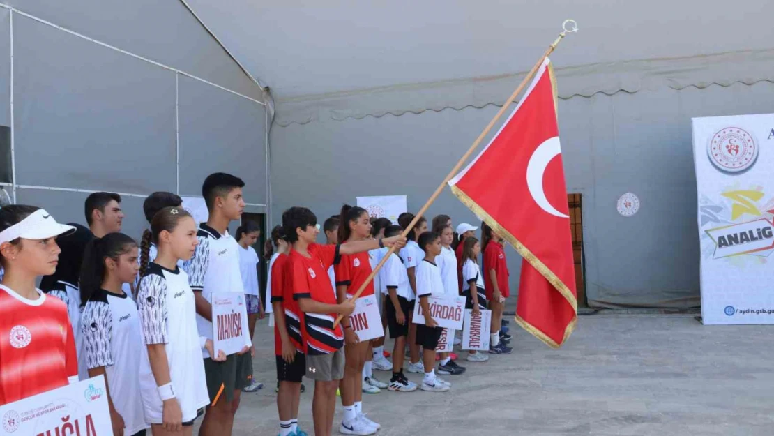 Aydın'da Analig Tenis heyecanı başladı