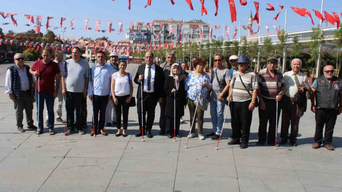 Aydın'da beyaz bastonun önemine dikkat çekildi