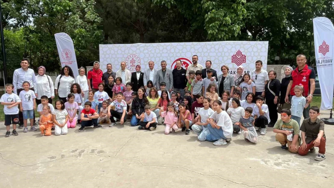 Aydın'da burs alan çocuklara şenlikli sürpriz