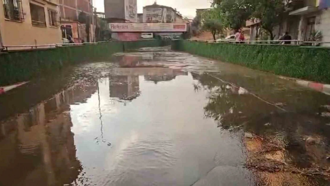 Aydın'da dolu ve sağanak etkili oldu