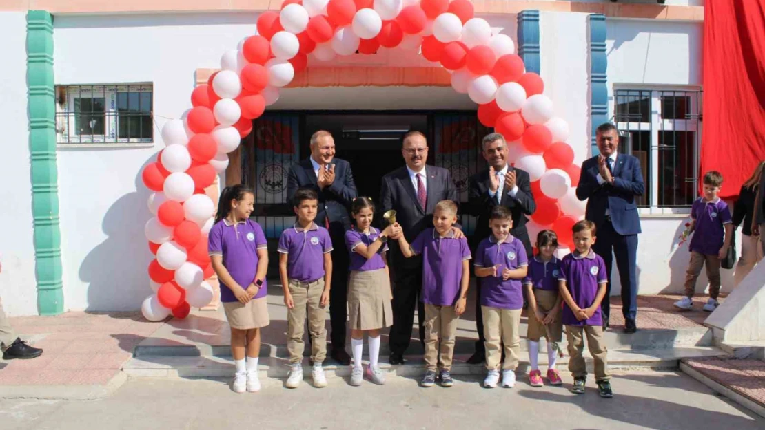 Aydın'da ilk ders zili çaldı, 184 bin öğrenci ders başı yaptı