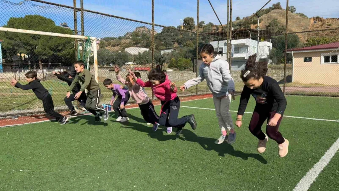 Aydın'da minikler, spor alışkanlığı kazanıyor