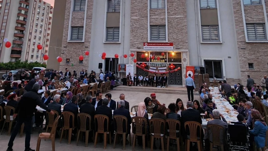 Aydın'da özel bireylere yönelik iftar programı düzenlendi