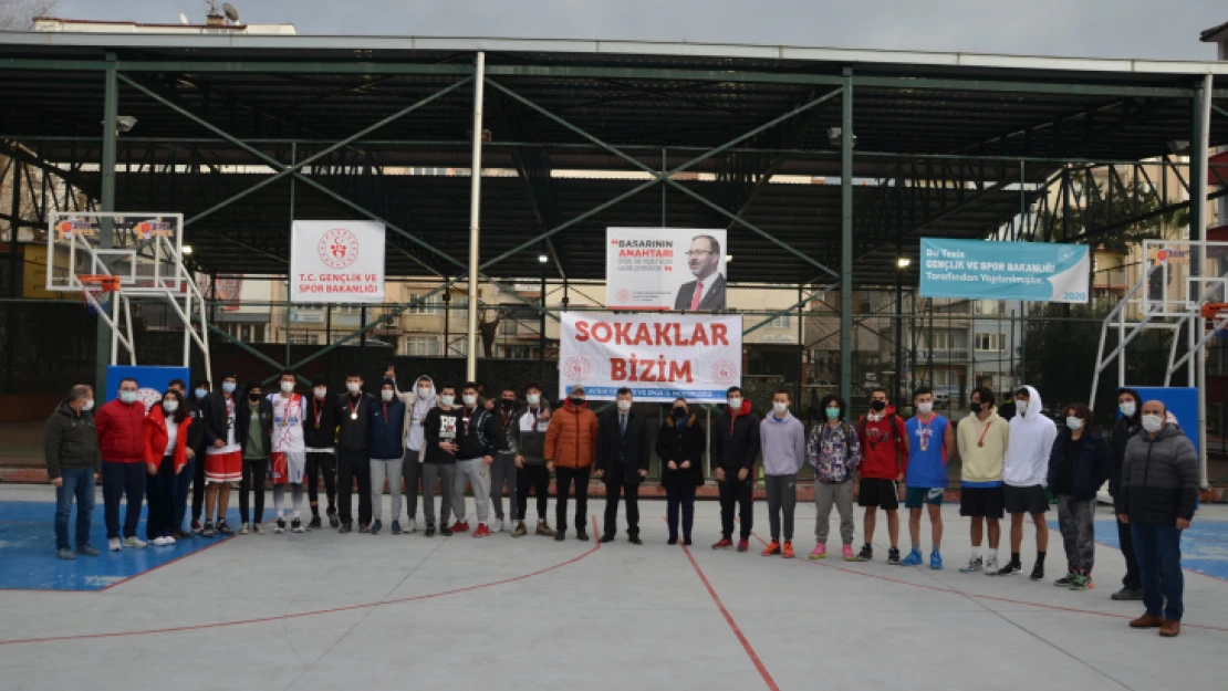 Aydın'da sokak basketbolu, renkli görüntülere sahne oldu