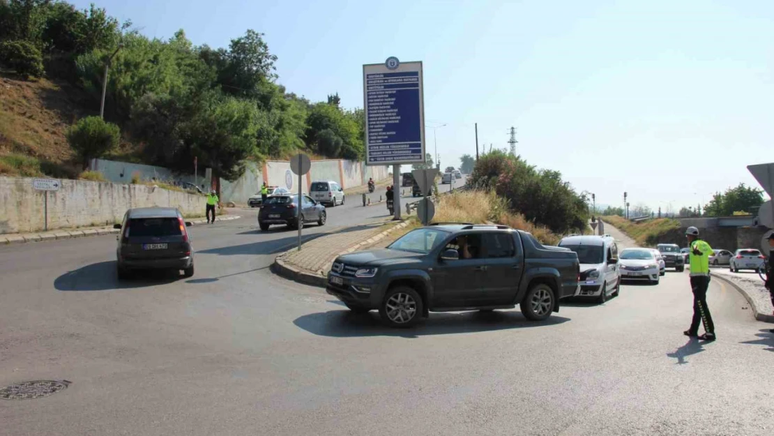 Aydın'da trafik ekiplerinden 'LGS' nöbeti