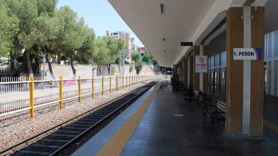 Aydın'da tren seferleri iptal oldu, vatandaşlar kapıdan döndü