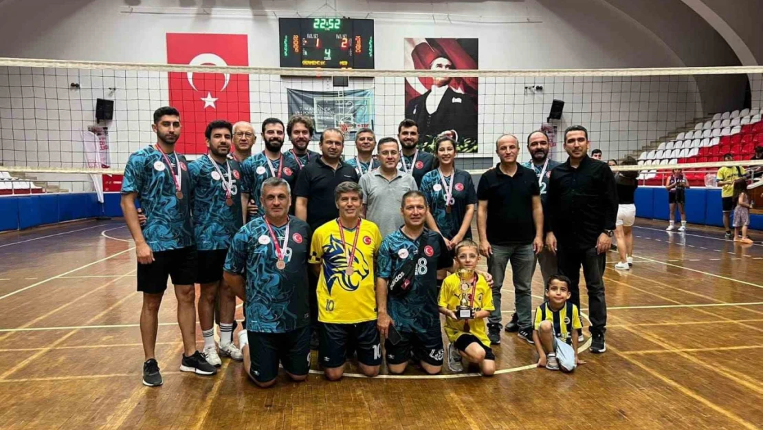 Aydın İl Sağlık Müdürlüğü voleybol turnuvasında 3'üncü oldu