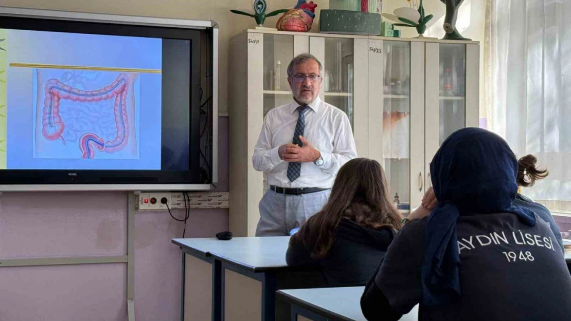 Aydın Lisesi, akademisyenleri ağırlamaya devam ediyor