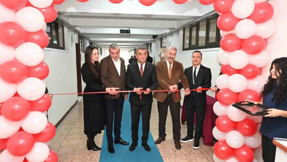 Aydın Lisesi'ne modern kütüphane kazandırıldı