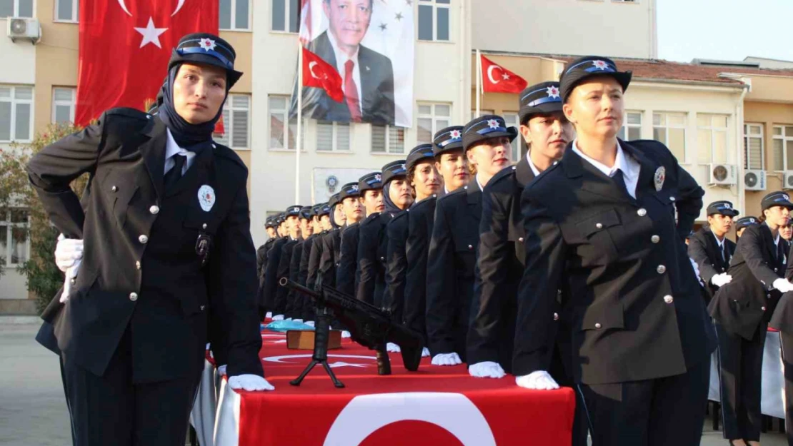 Aydın Polis Okulu, ilk kadın mezunlarını verdi