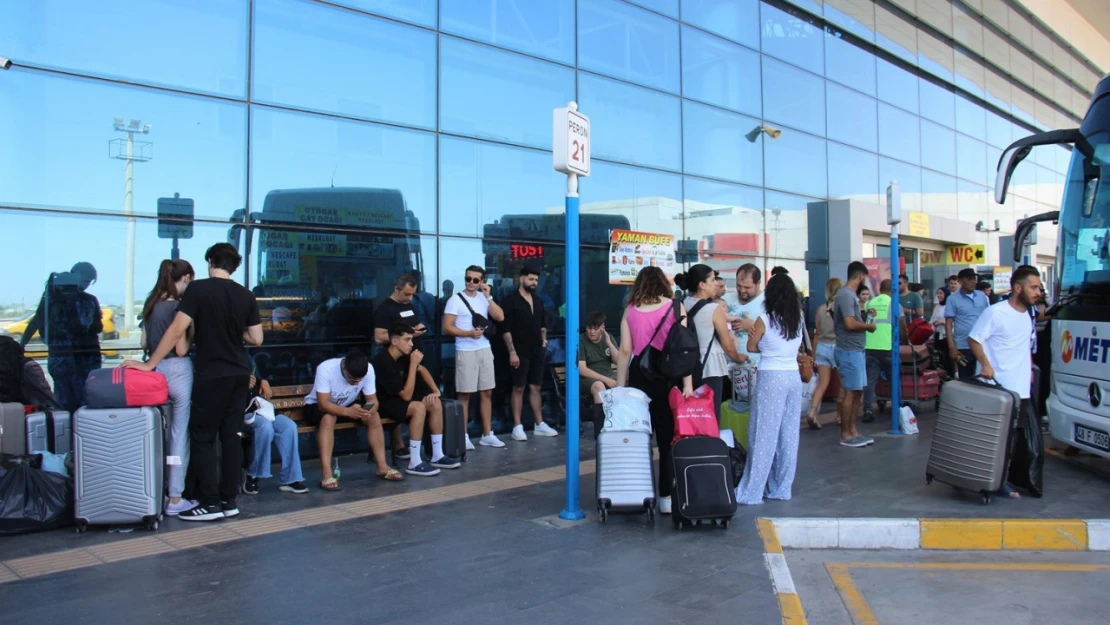 Aydın Şehirlerarası Otobüs Terminali'nde Kurban Bayramı yoğunluğu