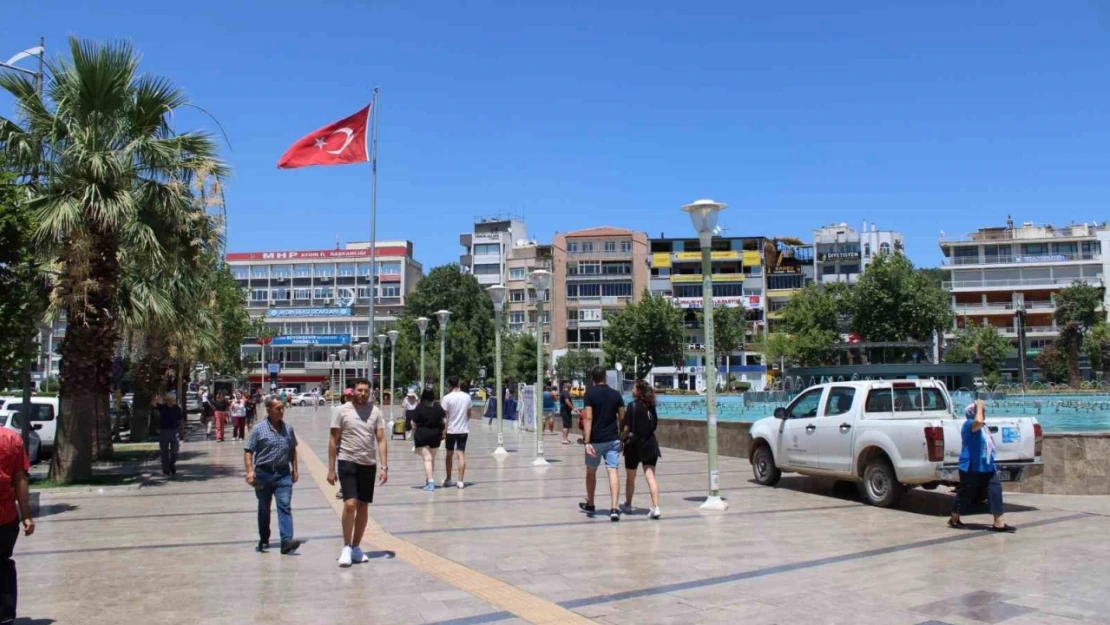 Aydın yalnızlaşıyor