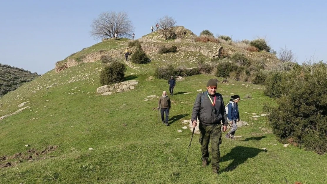 Aydınlı doğaseverler Orthosia Antik Kenti'ni gezdi