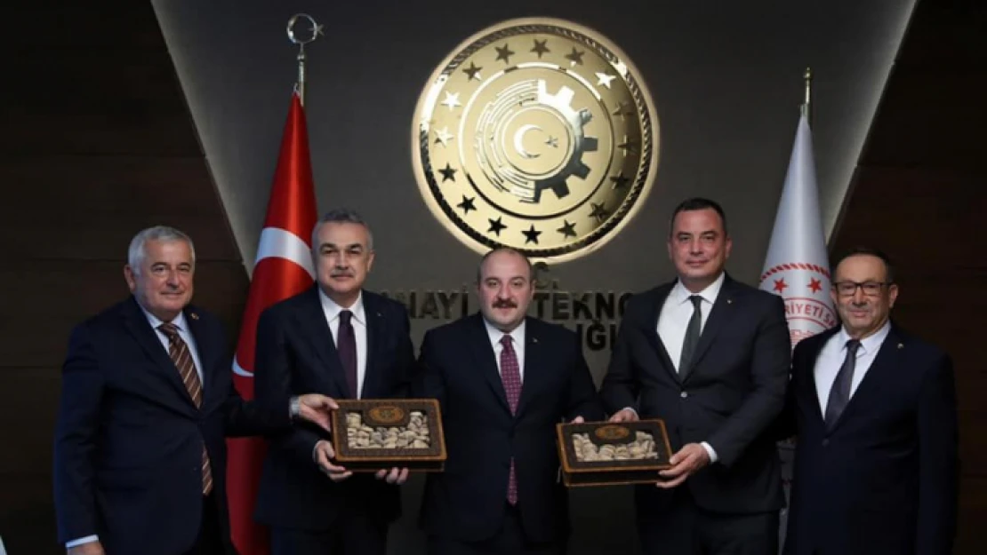 Bakan Varank'a incir ikramı
