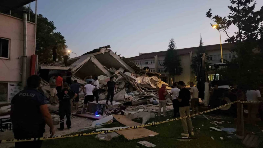 Balıkesir'deki deprem için Aydın'dan AFAD ekipleri yola çıktı