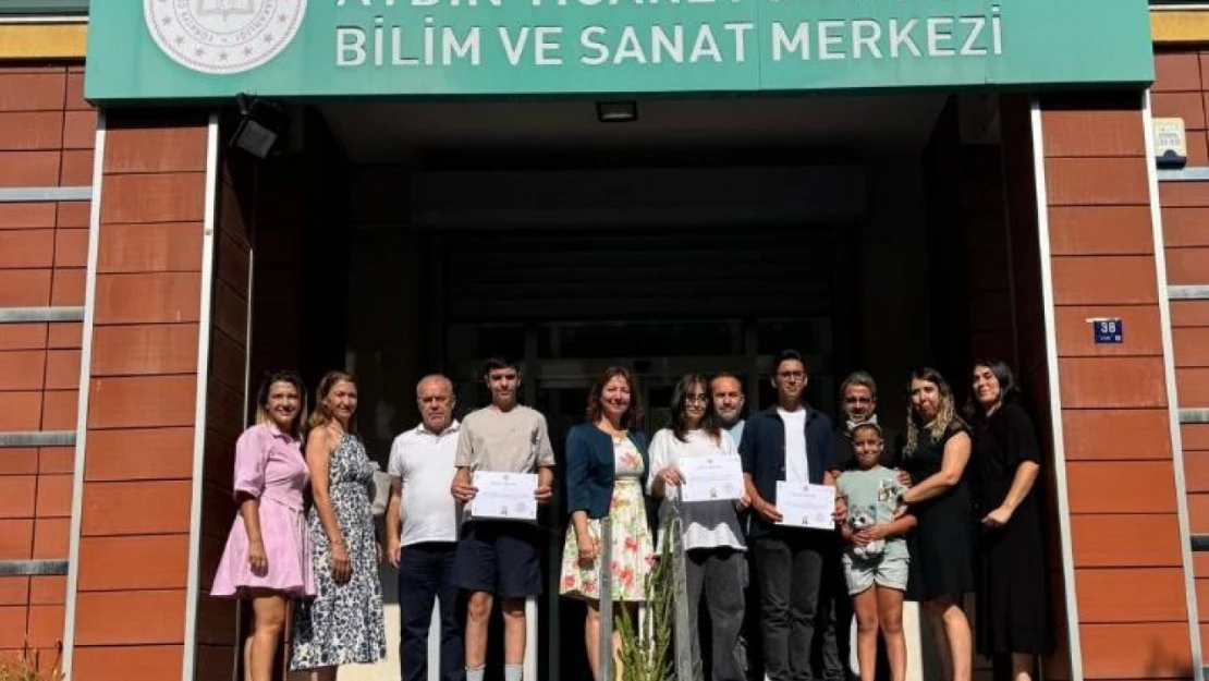 Başarılı öğrencilerden okullarına veda