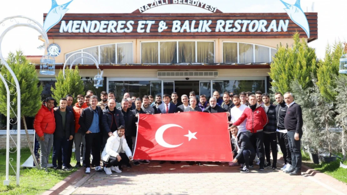Başkan Adayı Önal'dan Siyah İnciler'e moral yemeği