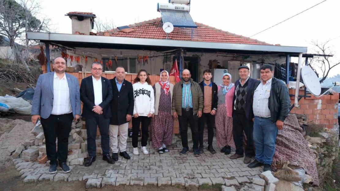 Başkan Adayı Özel, Bozdoğan'ın şampiyon kızına moral verdi