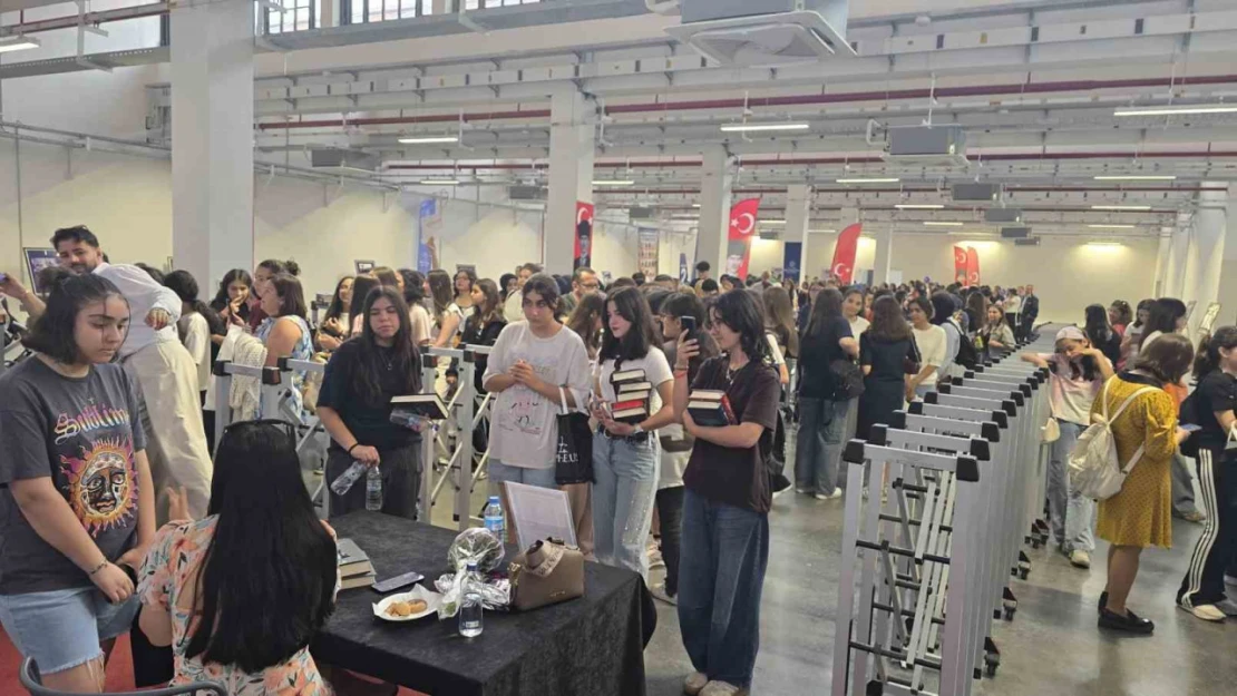 Başkan Çerçioğlu 100 bine yakın kitapseveri Fuar Aydın'da buluşturdu