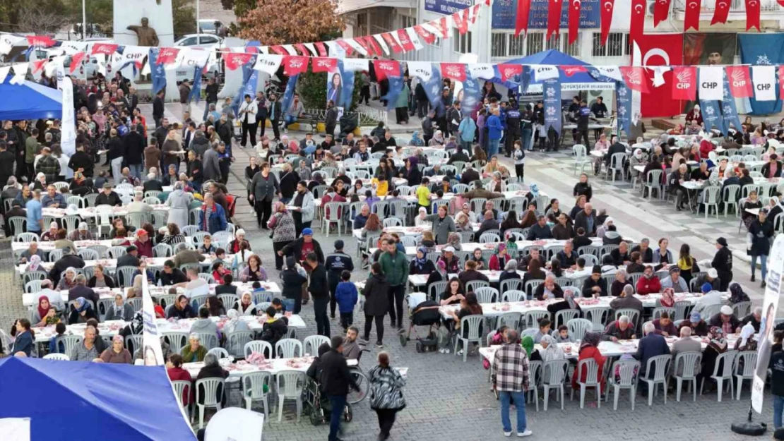 Başkan Çerçioğlu, Çeştepe'de vatandaşlarla iftarda buluştu