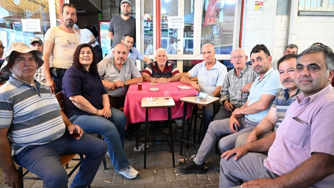 Başkan Çerçioğlu Salı Pazarı'nda vatandaşlarla buluştu
