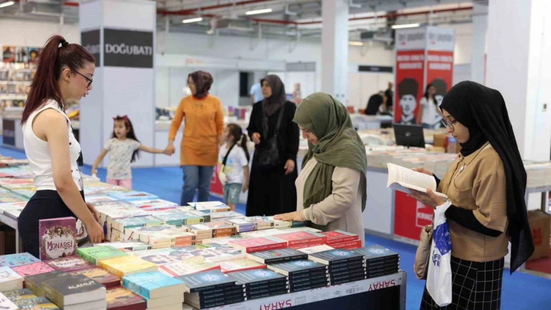 Başkan Çerçioğlu sevilen yazarları Aydınlılar ile buluşturmaya devam ediyor