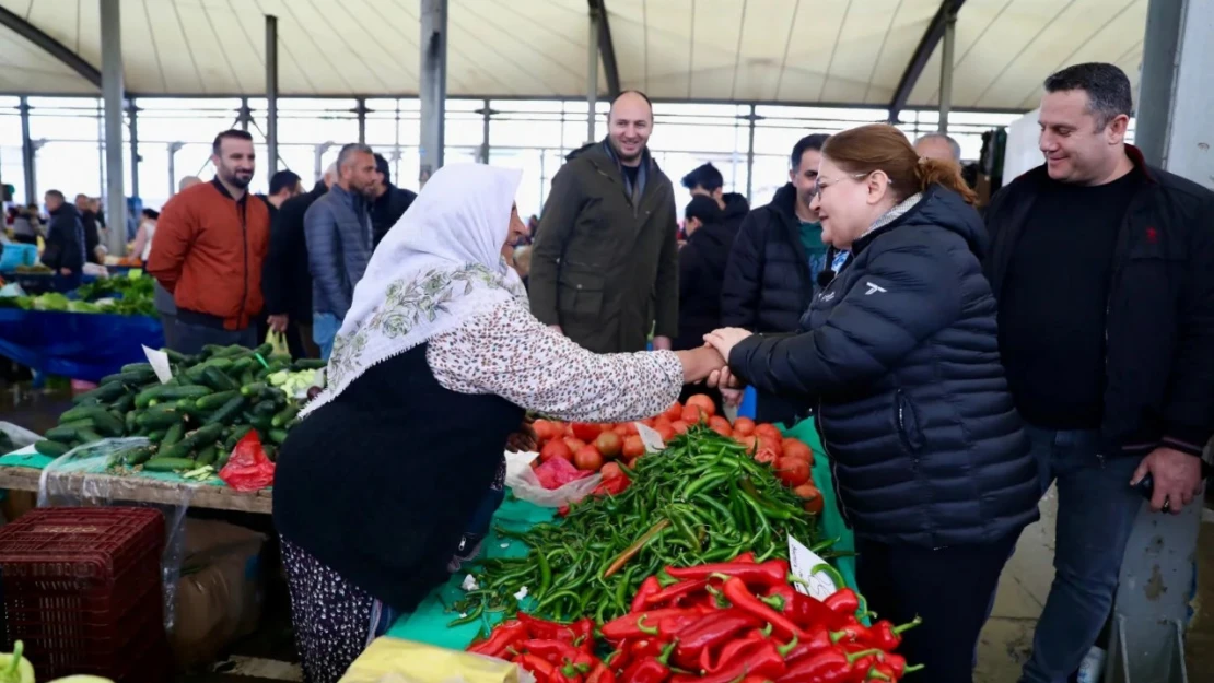 Başkan Gençay, vatandaşlarla bir araya geldi