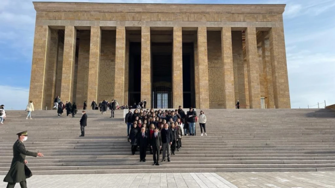 Başkan Özcan, Ata'nın huzuruna çıktı