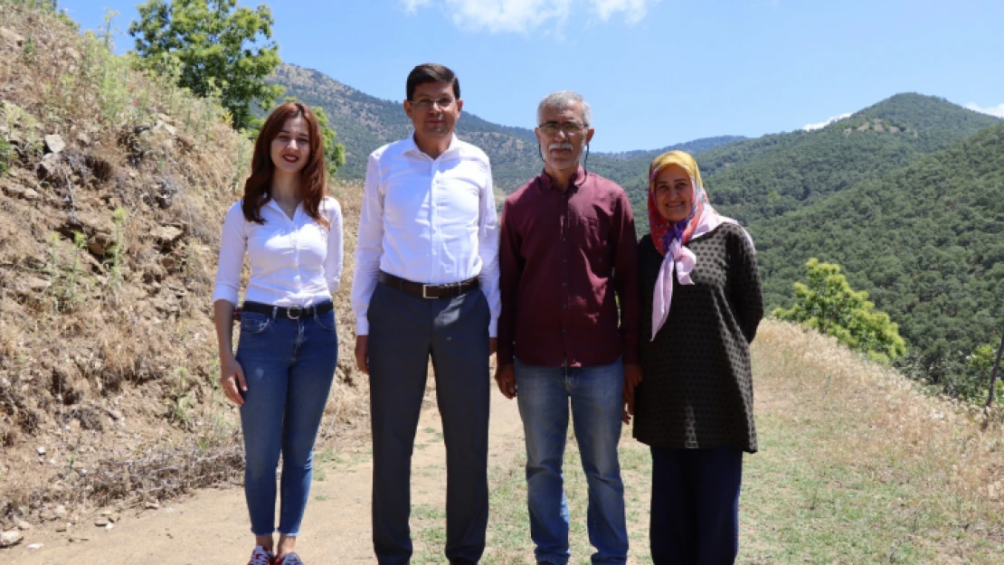 Başkan Özcan'dan bayrak sevdalısı vatandaşa ziyaret