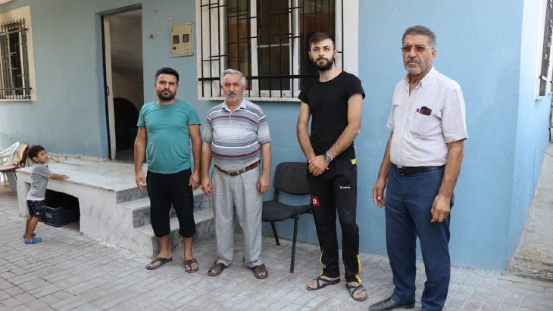 Başkan Özcan'dan evleri yanan çifte yardım eli