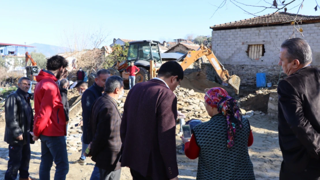 Başkan Özcan'dan Mescitli'de yerinde inceleme