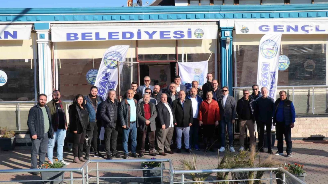 Başkan Özel, su bayileri ile buluştu