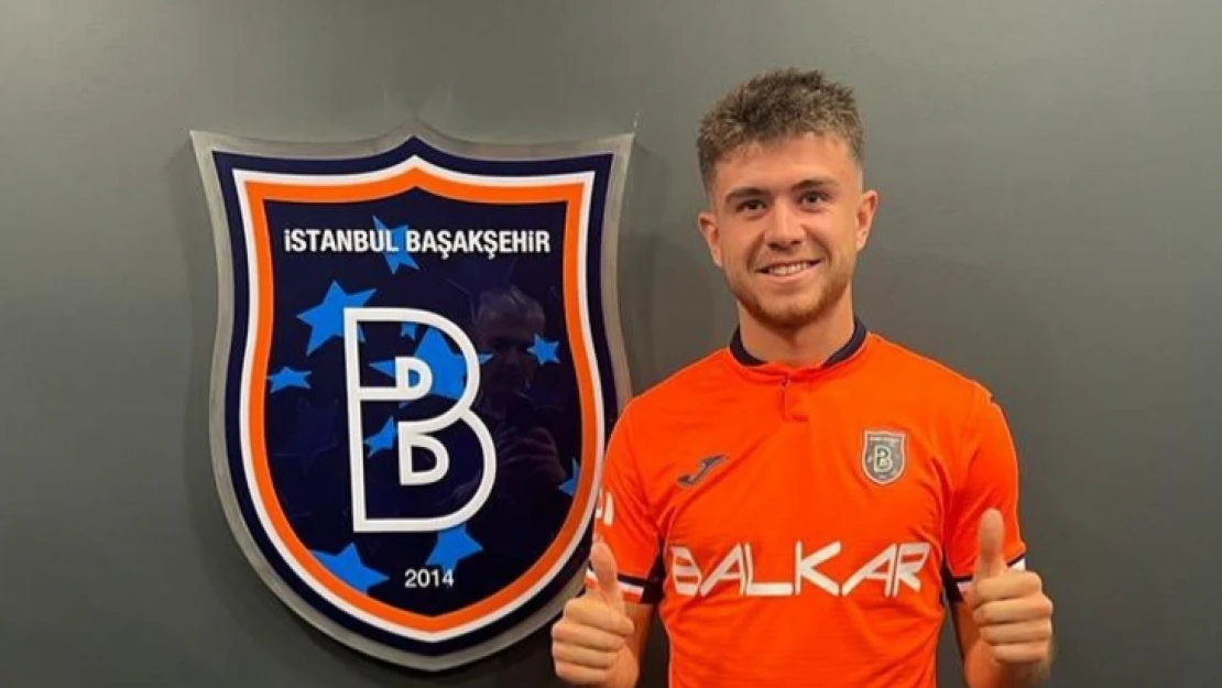 Berkay, Başakşehir forması giydi