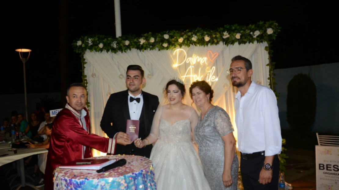 Beyza ve Burak mutluluğa yelken açtılar