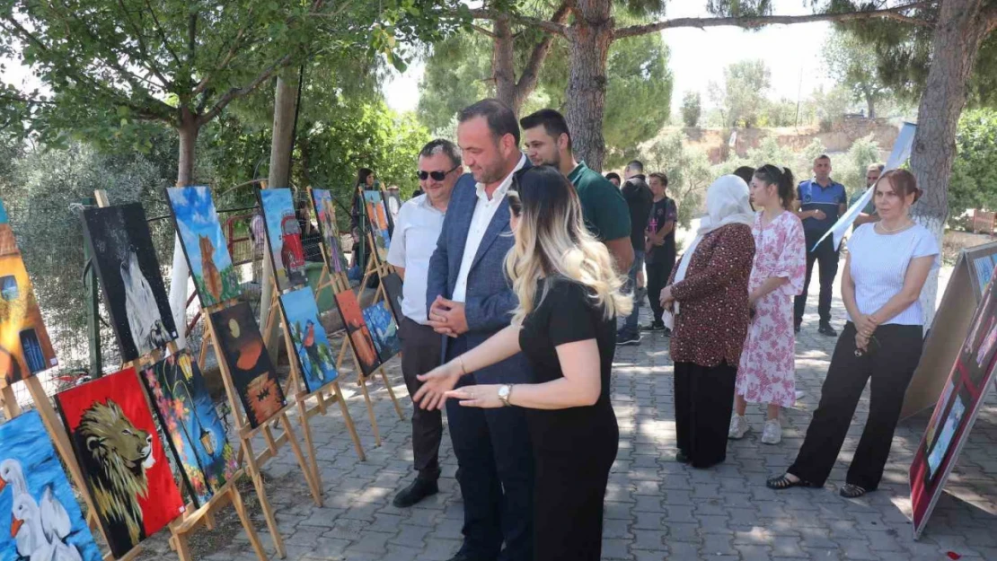 Bozdoğan'da minik ressamlar hünerlerini sergiledi
