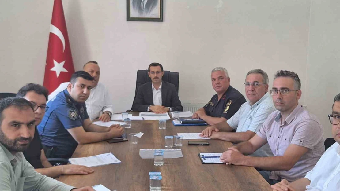 Bozdoğan'da sokak hayvanlarıyla ilgili değerlendirme toplantısı yapıldı