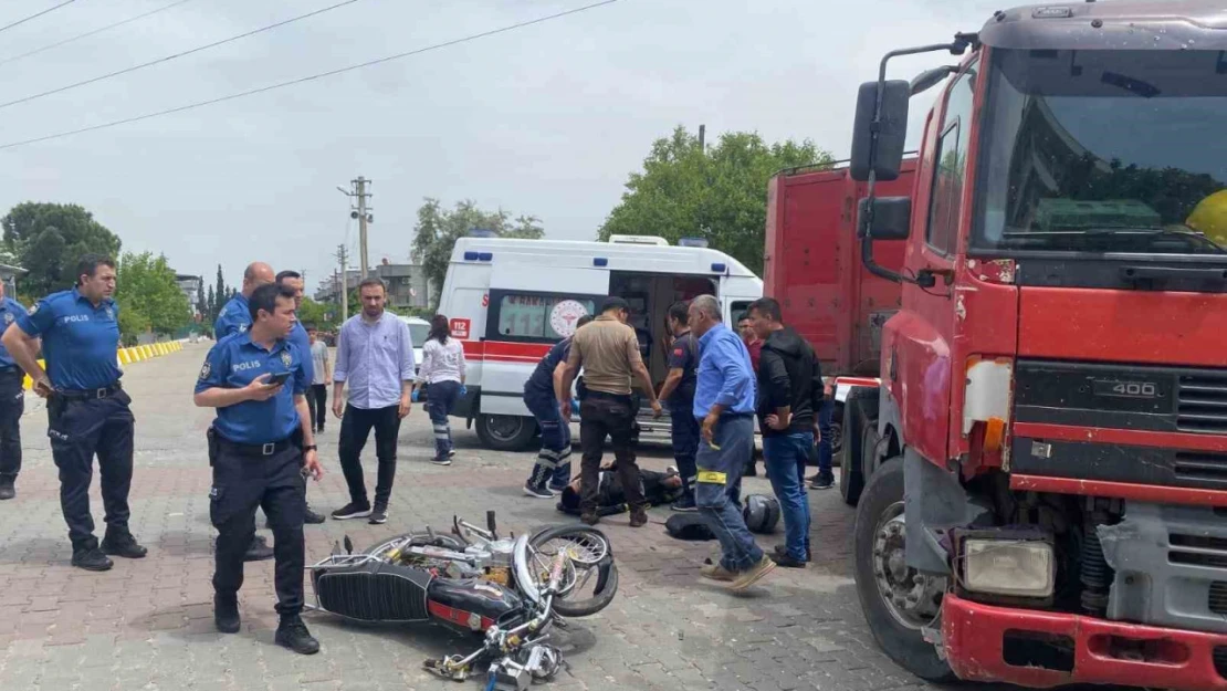 Bozdoğan'da tır ile motosiklet çarpıştı: 1 yaralı