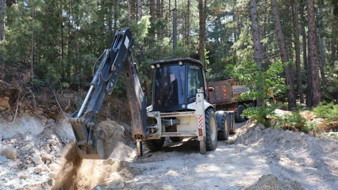 Bozdoğan'da yayla yollarında çalışma başlatıldı
