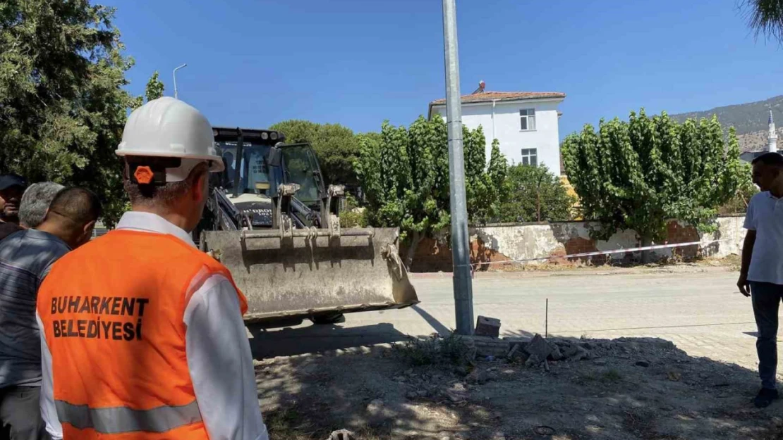 Buharkent'te doğalgaz için ilk kazma vuruldu