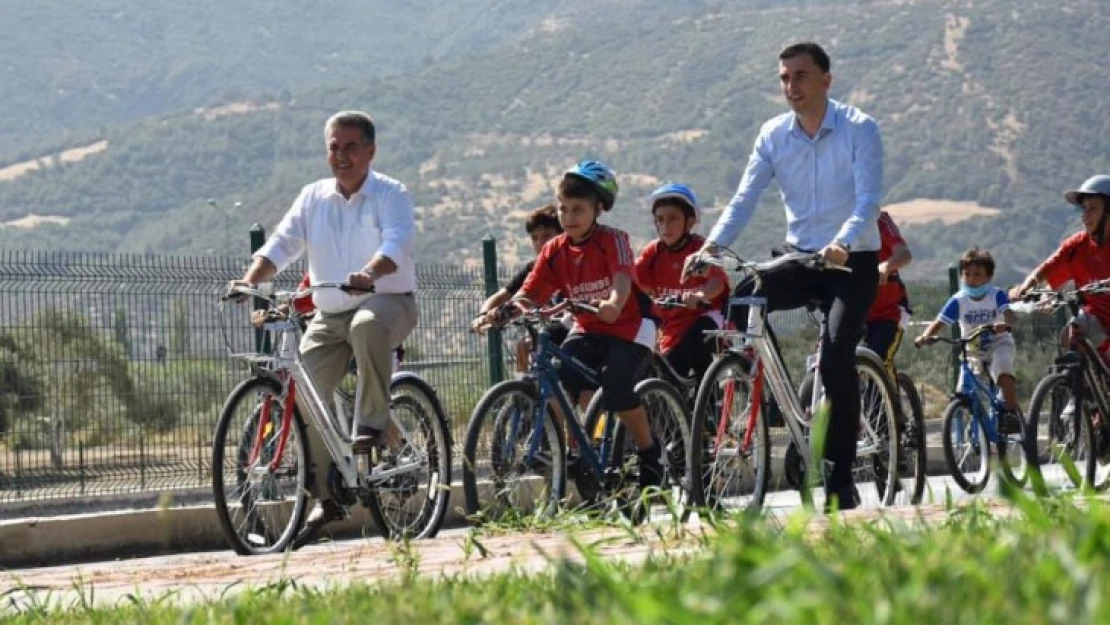 Buharkent'te pedallara sağlık için basıldı