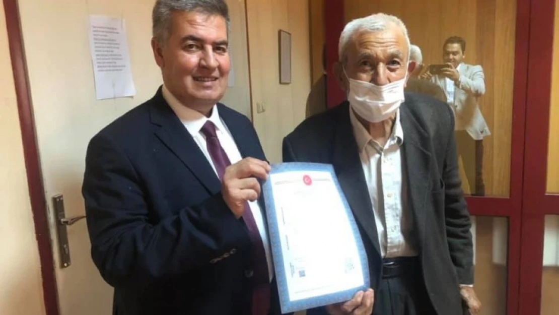 Buharkent'te vatandaşlar tapularına kavuşuyor